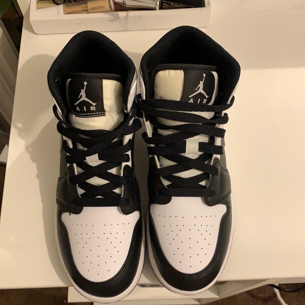 air jordan 1 mid “white shadow”